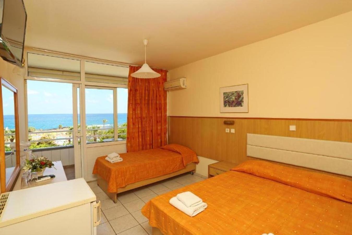 Eri Beach & Village Hotel 헐소니소스 외부 사진