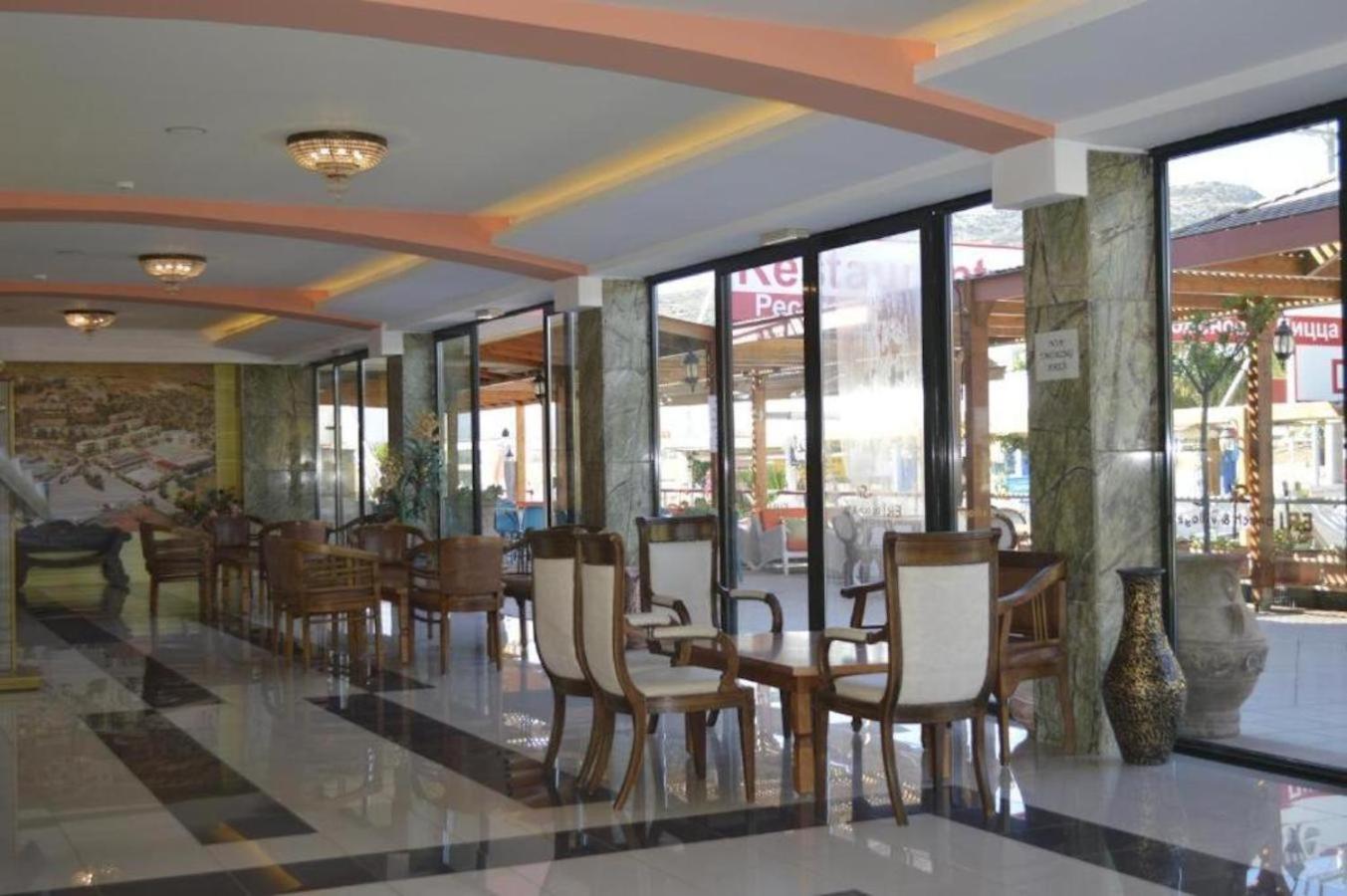 Eri Beach & Village Hotel 헐소니소스 외부 사진