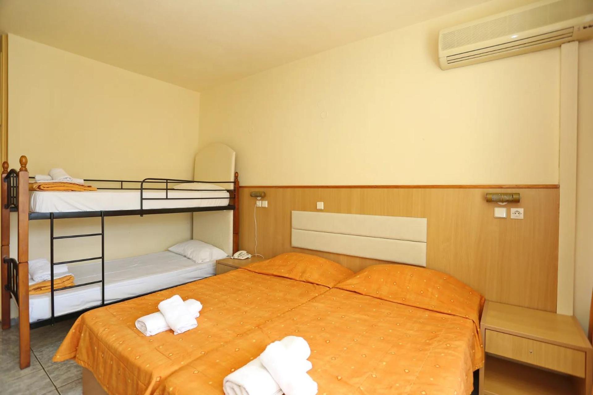 Eri Beach & Village Hotel 헐소니소스 외부 사진