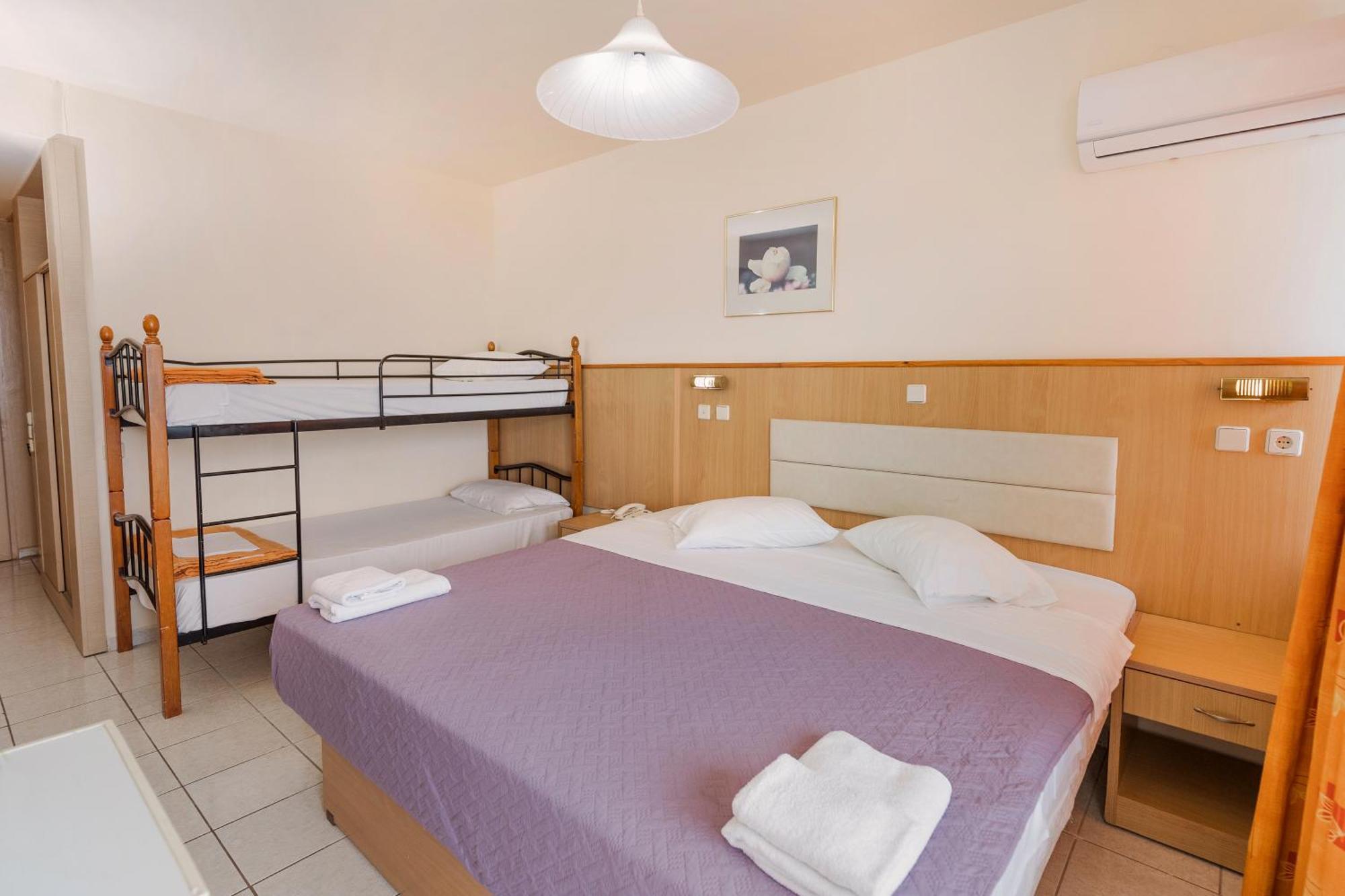 Eri Beach & Village Hotel 헐소니소스 외부 사진