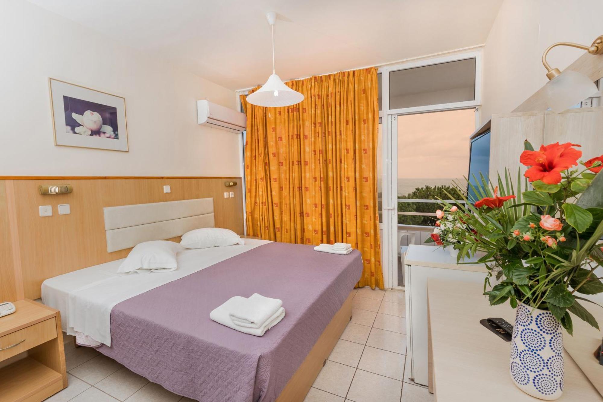 Eri Beach & Village Hotel 헐소니소스 외부 사진