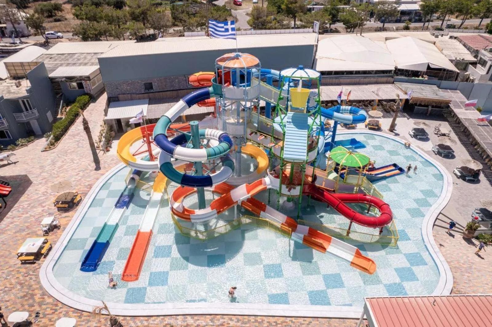 Eri Beach & Village Hotel 헐소니소스 외부 사진