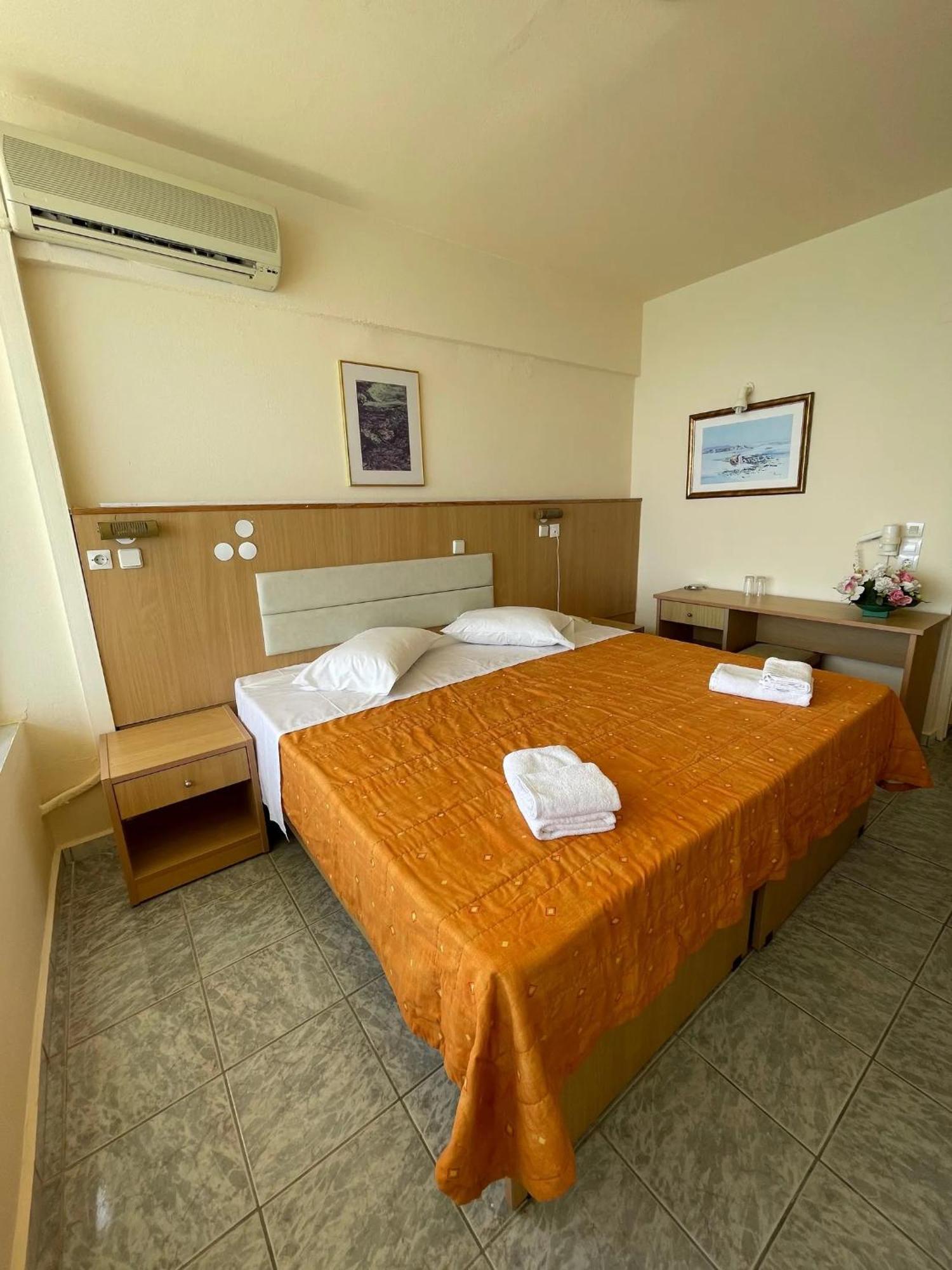 Eri Beach & Village Hotel 헐소니소스 외부 사진