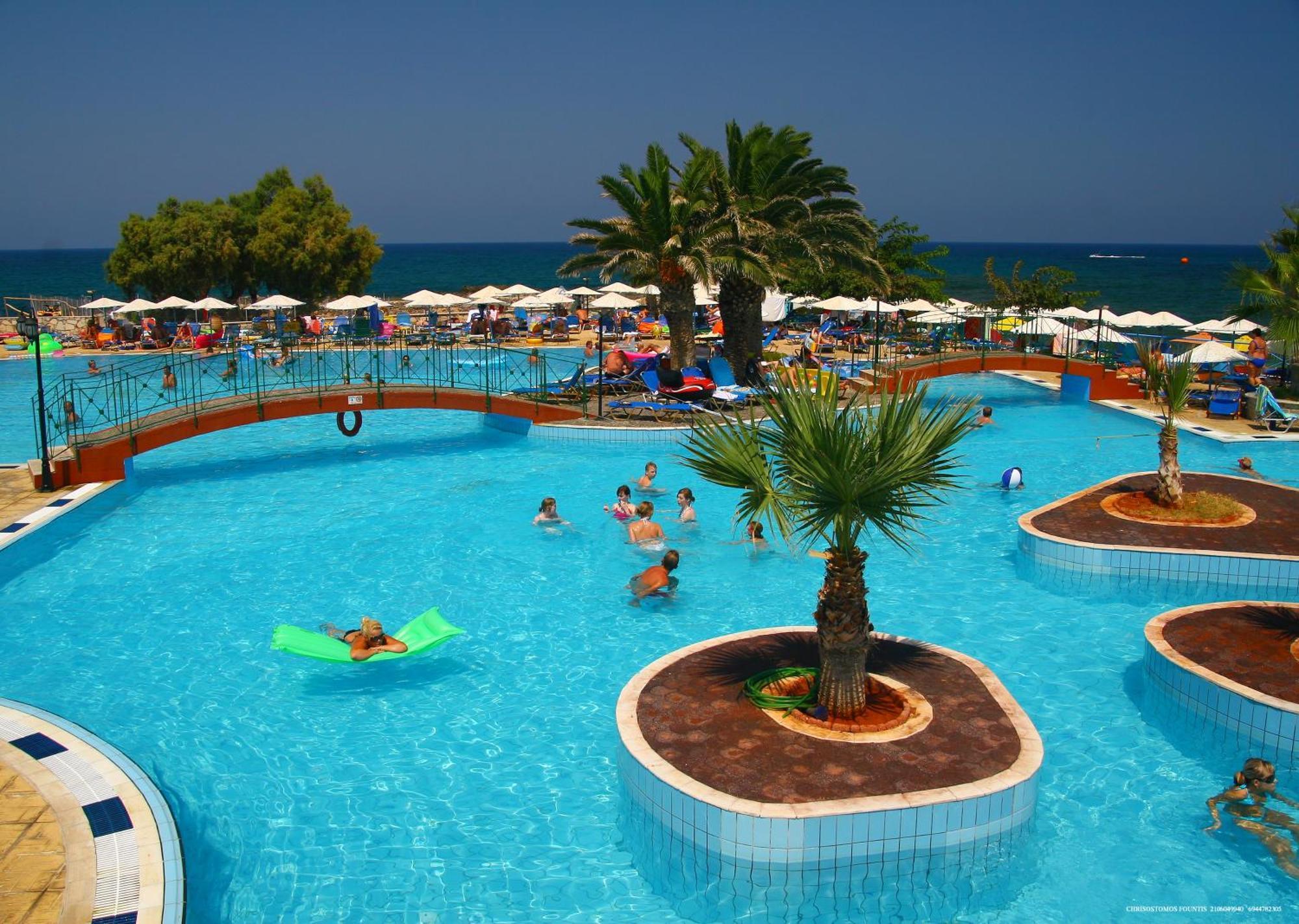 Eri Beach & Village Hotel 헐소니소스 외부 사진