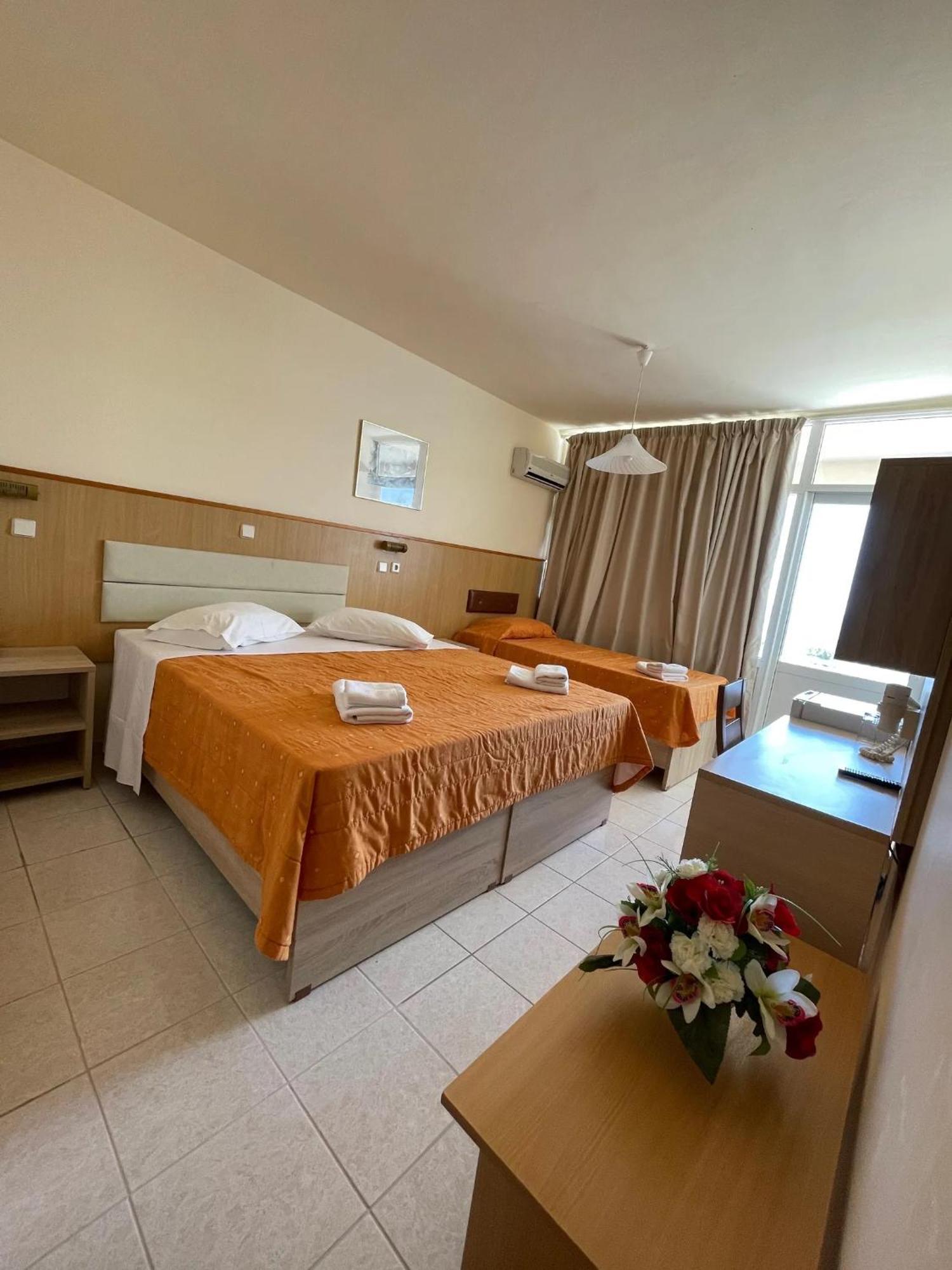 Eri Beach & Village Hotel 헐소니소스 외부 사진