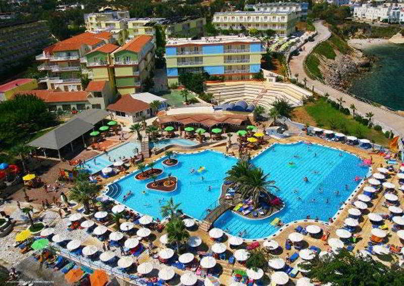 Eri Beach & Village Hotel 헐소니소스 외부 사진