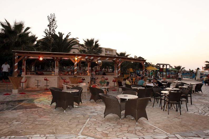 Eri Beach & Village Hotel 헐소니소스 외부 사진